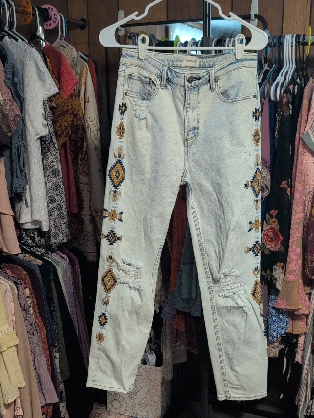 DRIFTWOOD Gizelle light blue straight-leg jeans  embroidery EUC